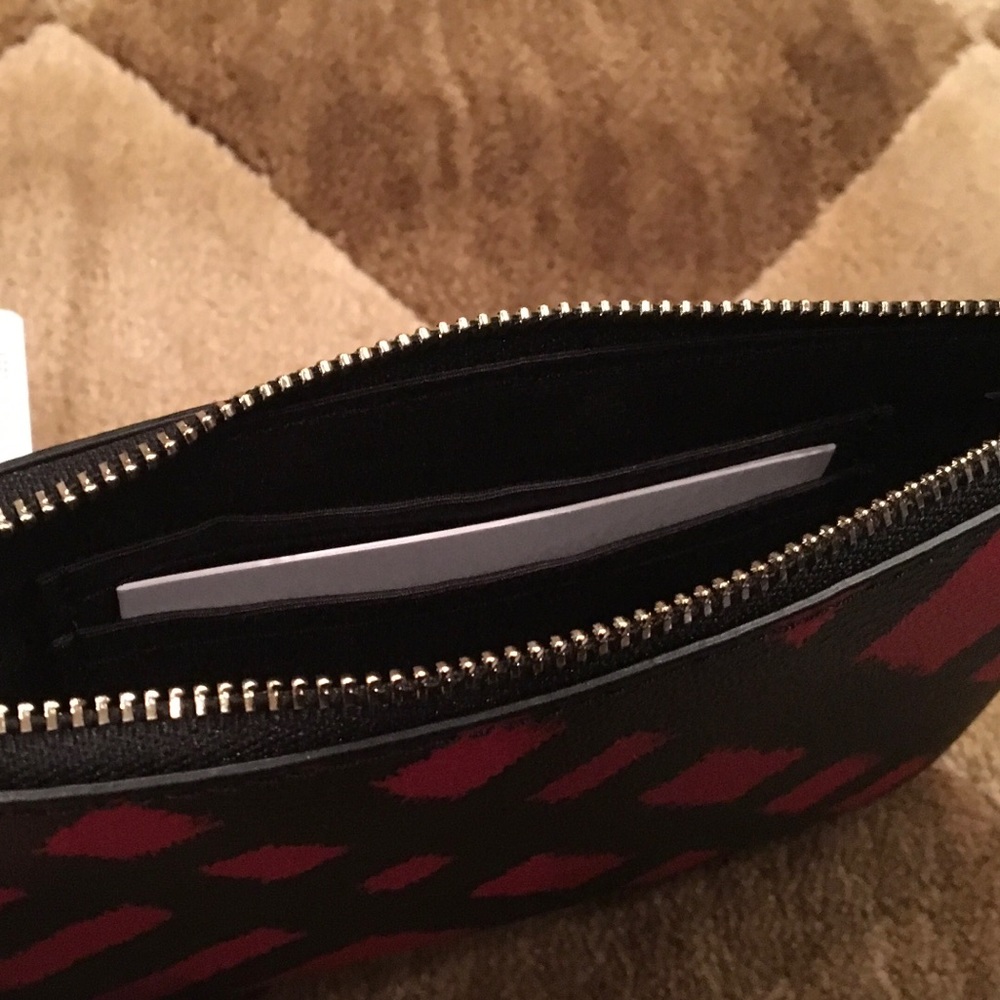 ❤️❤️NWT❤️❤️Authentic COACH Red & Black wristlet - Picture 6 of 7